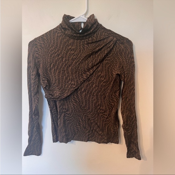 FENDI Girls Teen Roll Neck Logo Top 12A - Picture 2 of 5